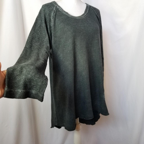 Johnny Was Pete & Greta Oversized Distressed Pull-over Sweater sz Small - Picture 3 of 11